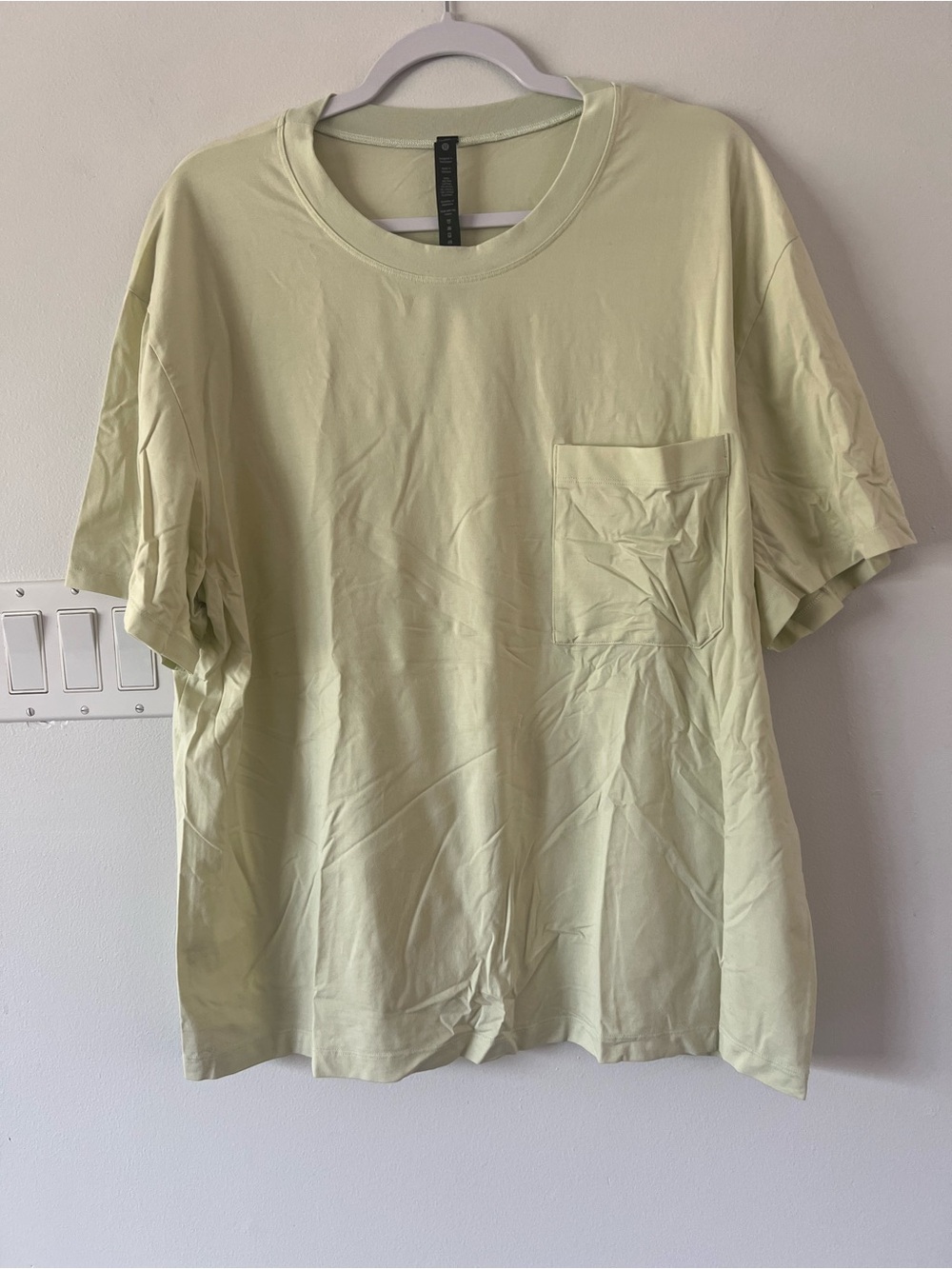 Lululemon Fundamental Oversized Shirt Light Green Pocket Tee Mens XL